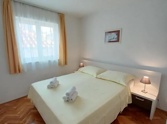 Apartments Amor טרוגיר