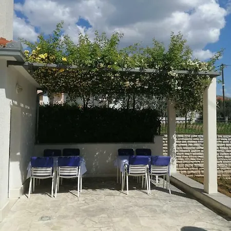 Apartments Amor 트로기르